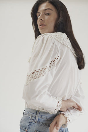 BOWIE & SINGER 'TENNESSEE' WHITE RUFFLE SHIRT